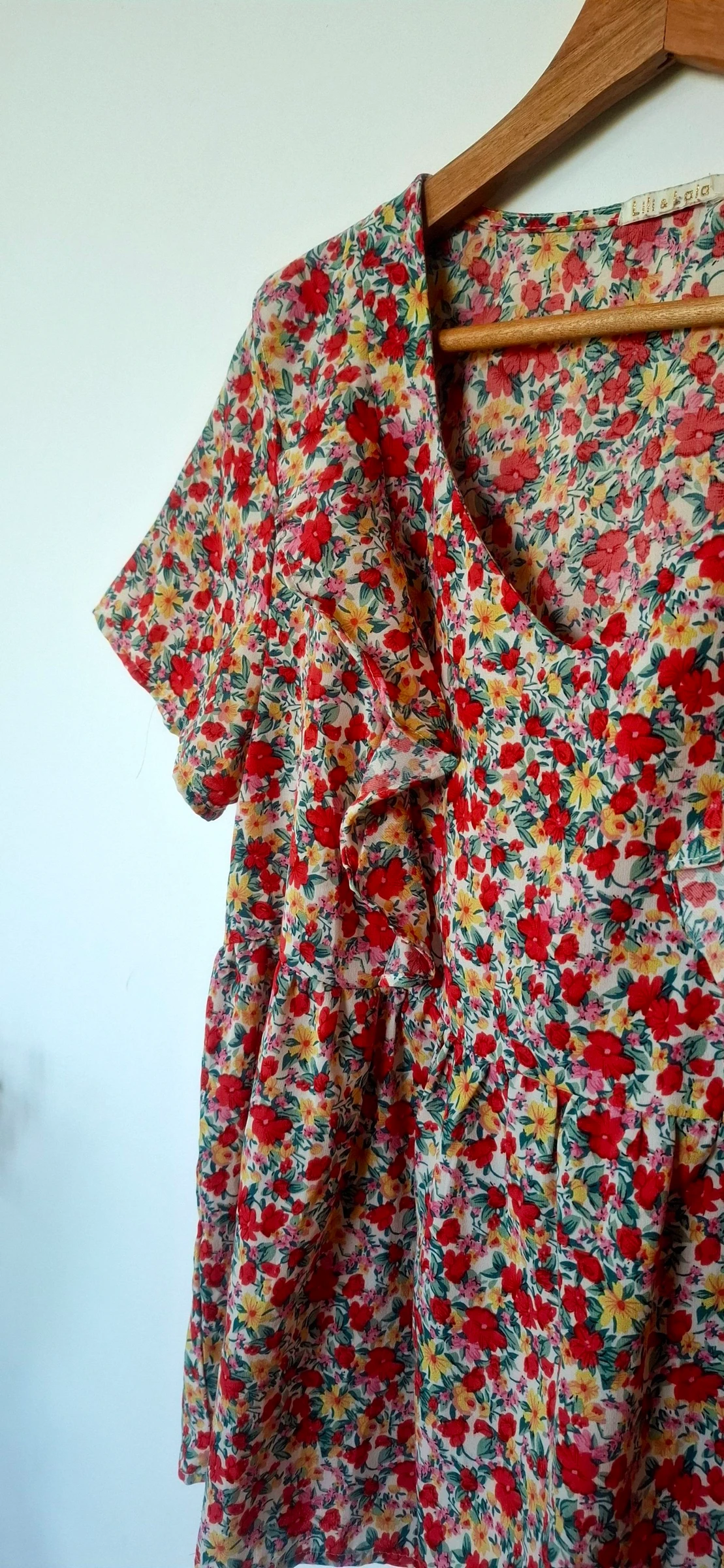 Blusa floral colorida – Lili LaLa – tamanho M – estado quase novo – photo 3